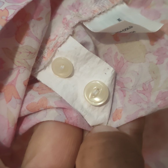 Gap button down blouse size medium - Picture 7 of 9